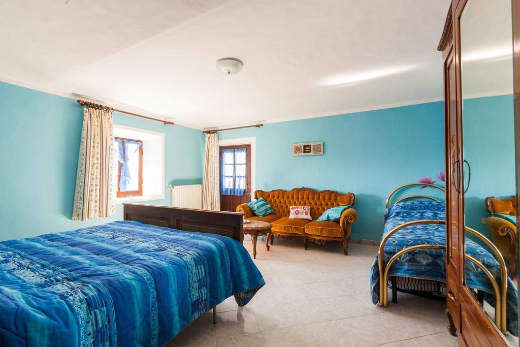 Bed And Breakfast Val D'Oche Castel Boglione Rum bild