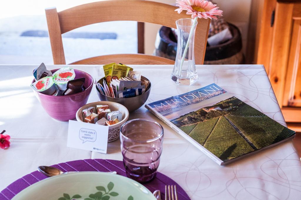 Bed And Breakfast Val D'Oche Castel Boglione Exteriör bild