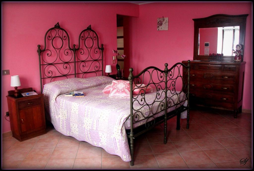 Bed And Breakfast Val D'Oche Castel Boglione Rum bild