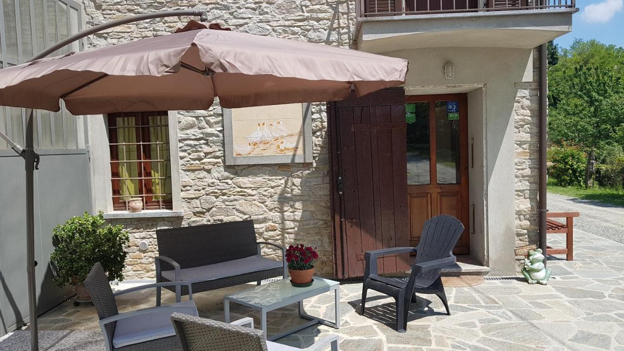Bed And Breakfast Val D'Oche Castel Boglione Exteriör bild